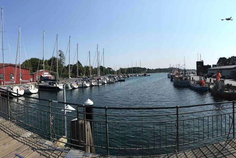 Im Bademantel An Den Strand Mit Terrasse Eckernförde Extérieur photo
