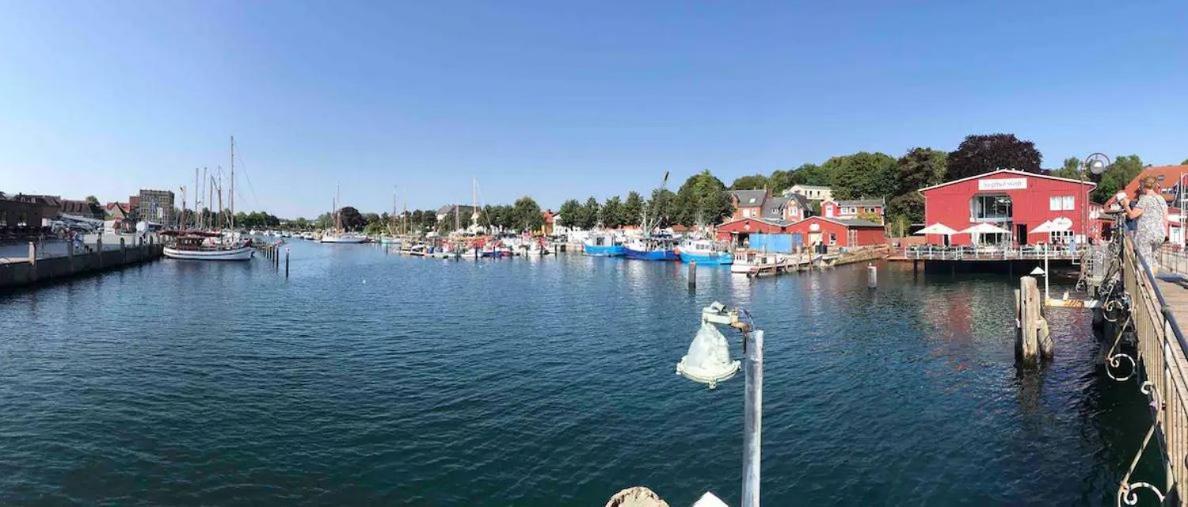 Im Bademantel An Den Strand Mit Terrasse Eckernförde Extérieur photo