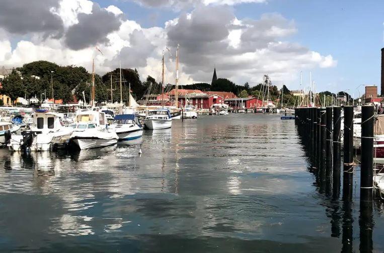Im Bademantel An Den Strand Mit Terrasse Eckernförde Extérieur photo